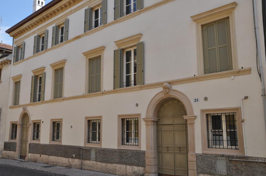 Verona White Lodge Buitenkant foto